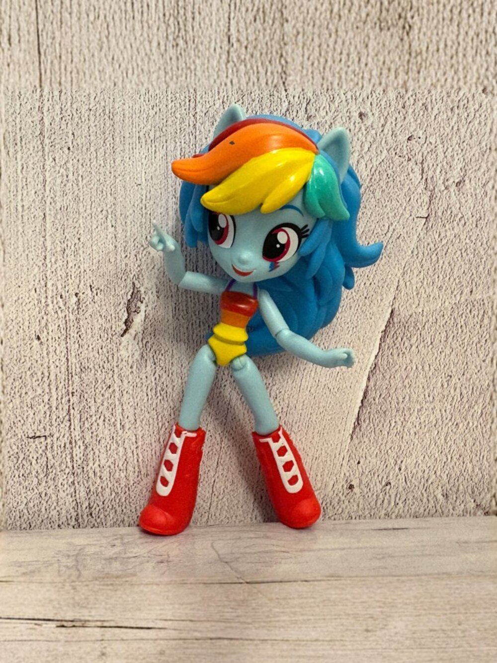 My Little Pony (MLP) Equestria Girls Minis Dance Rainbow Dash Doll (SKU: 128TO)